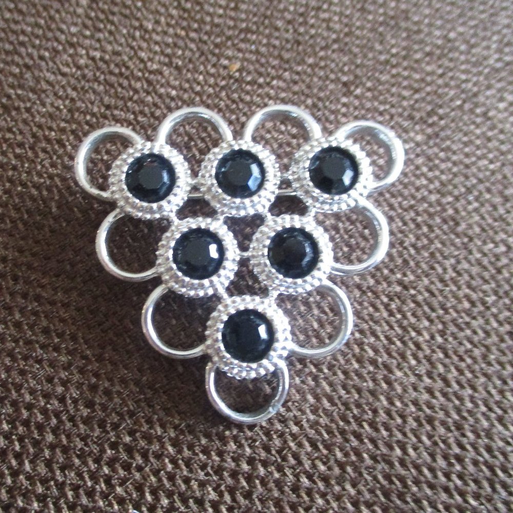 Women's Vintage Silver Tone Black Faux Onyx Brooch